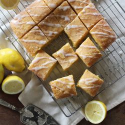 Lemon Drizzle Traybake