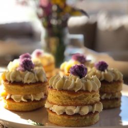 Yorkshire Rapeseed Oil Orange & Elderflower Sponges