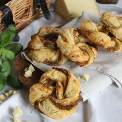 Yorkshire Rapeseed Oil Recipe for Sundried Tomato Pesto Knots