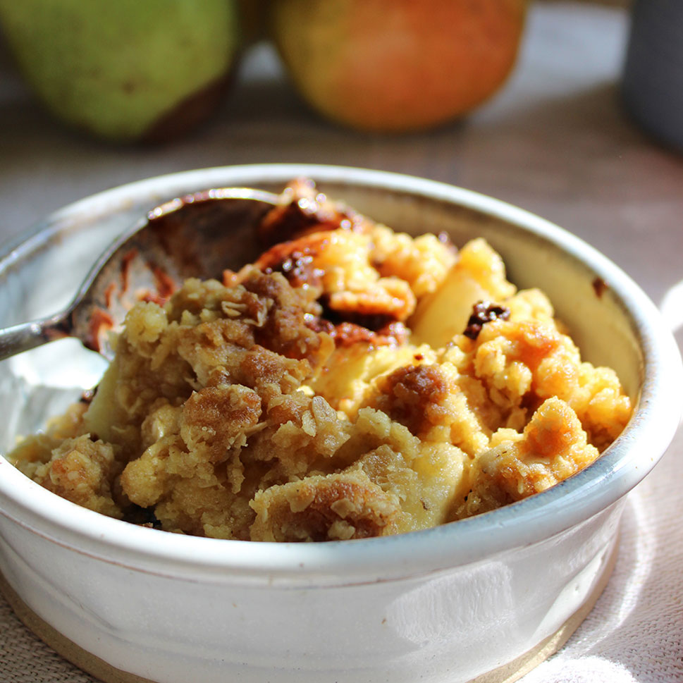 Oaty fruit crumble in bowl